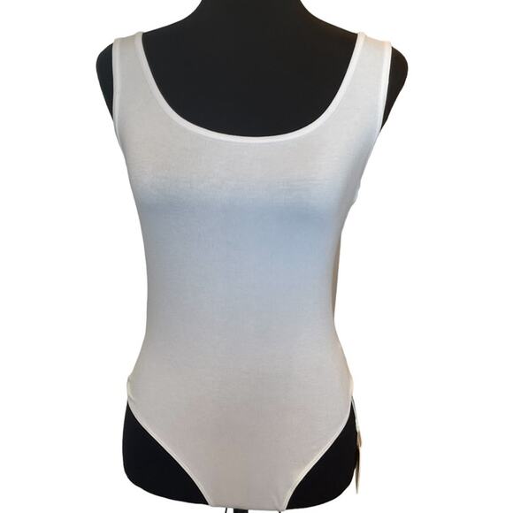 New ~ MANGOPOP ~  Scoop Neck Sleeveless Bodysuit Size Medium - Picture 2 of 6